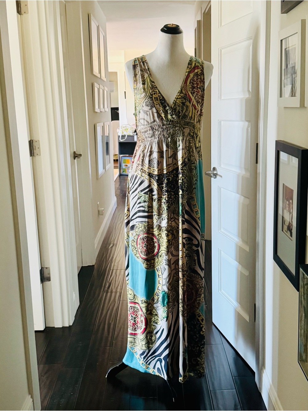 Sleeveless maxi dress